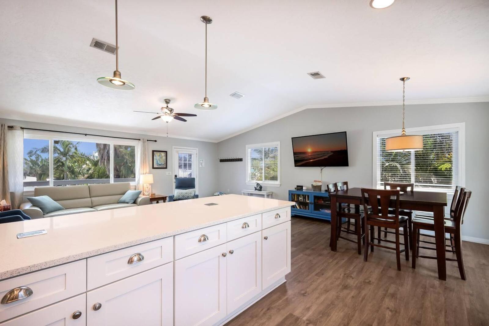 Island Girl West - Heated Pool Porches Beach Gear Walk To Beach Holmes Beach Exterior foto